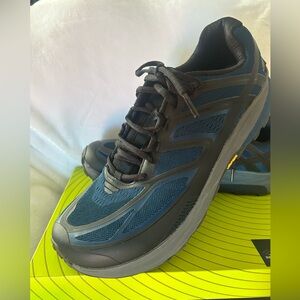 Topic Men’s Ultradventure athletic shoe